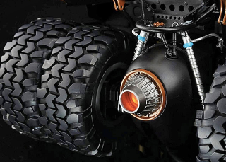 Illustration for article titled An Onboard Camera Makes It Feel Like You're Driving This RC Batmobile